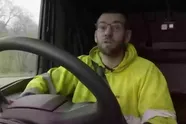 Vrachtwagenchauffeur deelt 'waarheid' over zijn job, en toont loonbrief met verrassend bedrag dat hij verdient