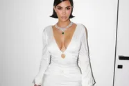 Laat ons nog even terugblikken op de Coachella-outfit van Kim Kardashian: die was namelijk... weinig verhullend! (foto's)