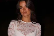 Vlaamse nachtegaal Pauline Slangen blaast 24 kaarsjes uit... Wij vieren dat met haar heetste foto's!