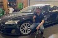Zelf de batterij van je Tesla vervangen? Dit betaalde Alex toen hij het deed voor zijn wagen met 760.000 km...