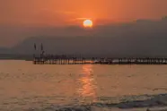 Opgelet: populair vakantieland bij Vlamingen deelt plots gigantische boetes uit voor... avondwandelingen op het strand