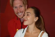Michèle, de vrouw van 'KDB', zorgt voor een nieuwe hittegolf door in bikini te poseren (foto's)
