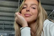 Luna Stevens vertoeft op het zonnige Mykonos... en dan mogen de rondingen al eens wat meer 'shinen' (foto's)