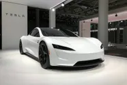 Tesla-bestuurders vinden opmerkelijke manier om veiligheidscontroles van hun auto te omzeilen: "Honderden kilometers zo gereden!"