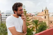 Slecht nieuws voor rokers die naar Spanje op vakantie gaan: "Een grote overwinning!"