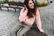 Saartje Vandendriessche toont nog eens haar afgetrainde tempel: "Boeken dicht, bikini aan!"
