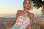 Amy De Winter deelt gloeiendhete strandfoto's... maar krijgt fikse waarschuwing van haar volgers