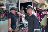 Belg weigert handdruk van YouTube-miljonair in Santa Domingo... en dan loopt het volledig uit de hand