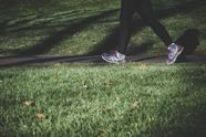 Engeland: Twee vrouwen kregen een boete omdat ze een wandeling door het park maakten