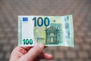 Nieuwe EU-regels geldcontrole voor reizigers gaan op 3 juni in