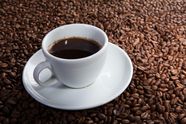 Onderzoek wijst uit: Je koffie zwart drinken kan een teken zijn dat je een psychopaat bent