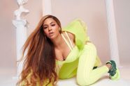 Beyoncé laat beha achterwege en toont erg diepe decolleté