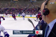 Op het nippertje: IJshockey puck mist gezicht van commentator op een haar na