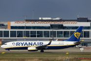 Ryanair zwaar onder vuur nadat autistische jongen 29 euro moet betalen voor pop