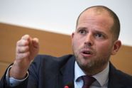Theo Francken haalt snoeihard uit naar migratieregeling: “Deze mensen laat ik links liggen”