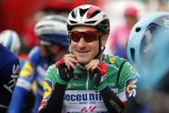 Viviani gedeklasseerd, Gaviria wint derde etappe Giro