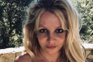 Uitdagende Britney Spears toont haar blote billen