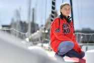 Klimaatactiviste Greta Thunberg steekt met zeilboot de Atantische Oceaan over: "Ik ben zeeziek"