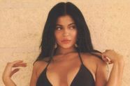 Kylie Jenner toont blote billen tijdens eerste Playboy-shoot