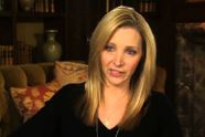 Lisa ‘Phoebe’ Kudrow deelt schokkende bekentenis over hitserie ‘Friends’: “Ik had het daar zó moeilijk mee”
