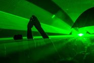 Superverspreider zorgt voor besmettingen in nachtclub, 300 mensen in quarantaine
