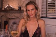 Olivia Trappeniers deelt video met haar borsten bloot
