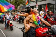 Vlaams Belanger: "Gay Pride is walgelijk en moet gestopt worden"