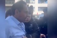 Tom Van Grieken krijgt slag in gezicht van politieman (VIDEO)
