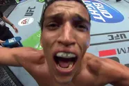 11 uur! UFC-ster Charles Oliveira laat vette rug tattoo zetten voor zijn comeback