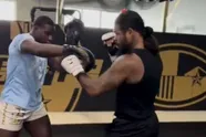 Tyrone Spong smeedt Boapeah tot een knockout machine - dodelijke combinatie!