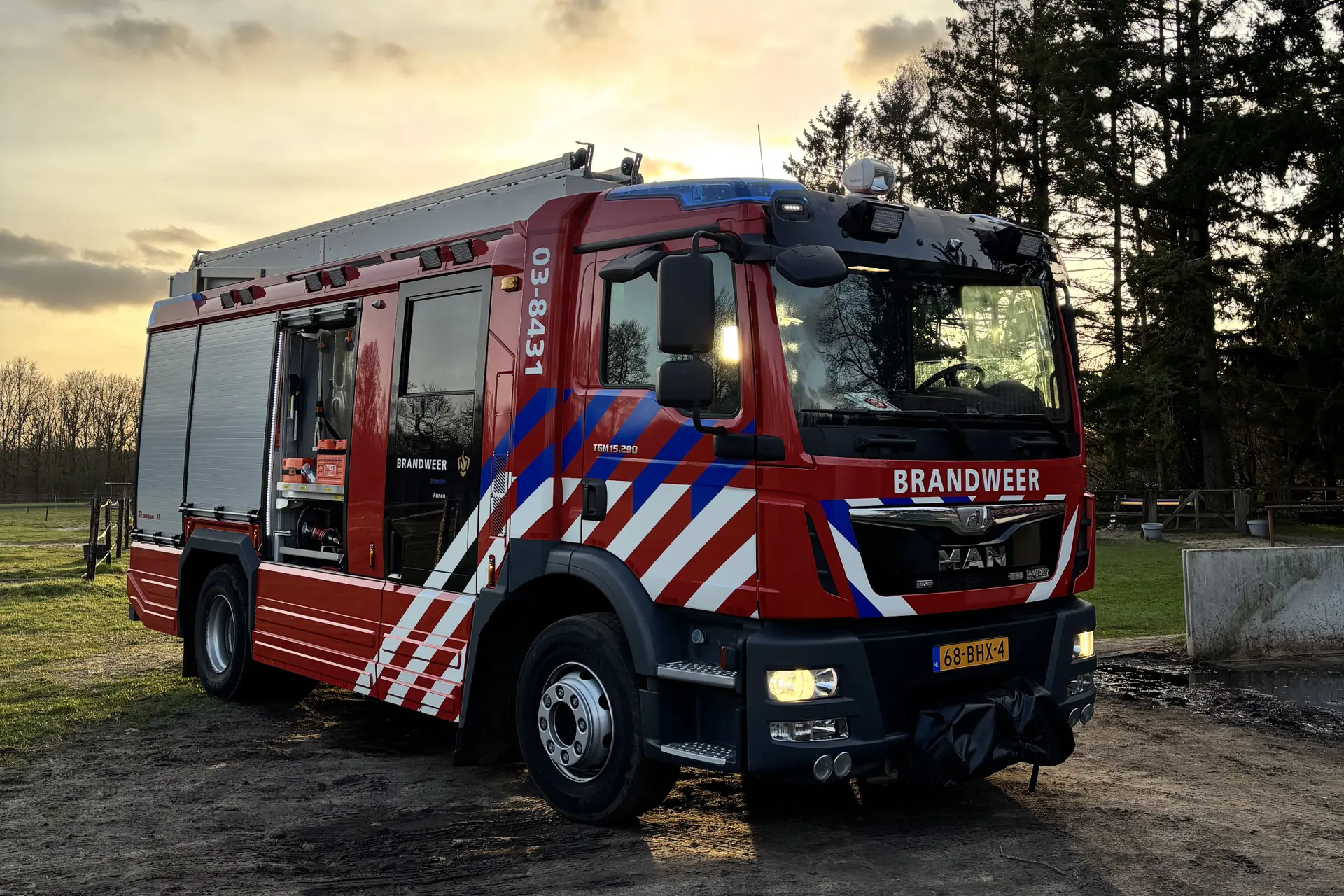 Grote brand op campingpark met stadsnomaden in Amsterdam onder controle