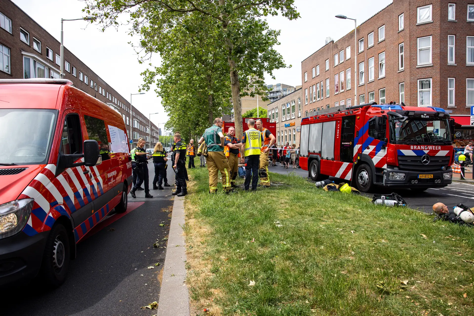 Brand in Rotterdamse woonwijk zorgt voor evacuatie en dodelijk slachtoffer