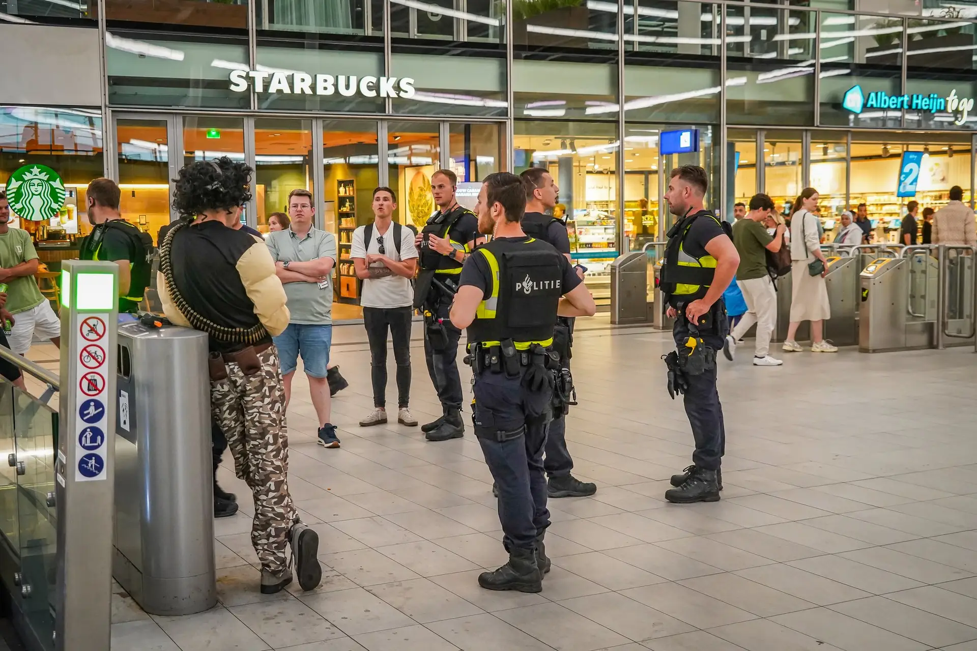 Grote politie-inzet op Utrecht Centraal na melding van man met geweer