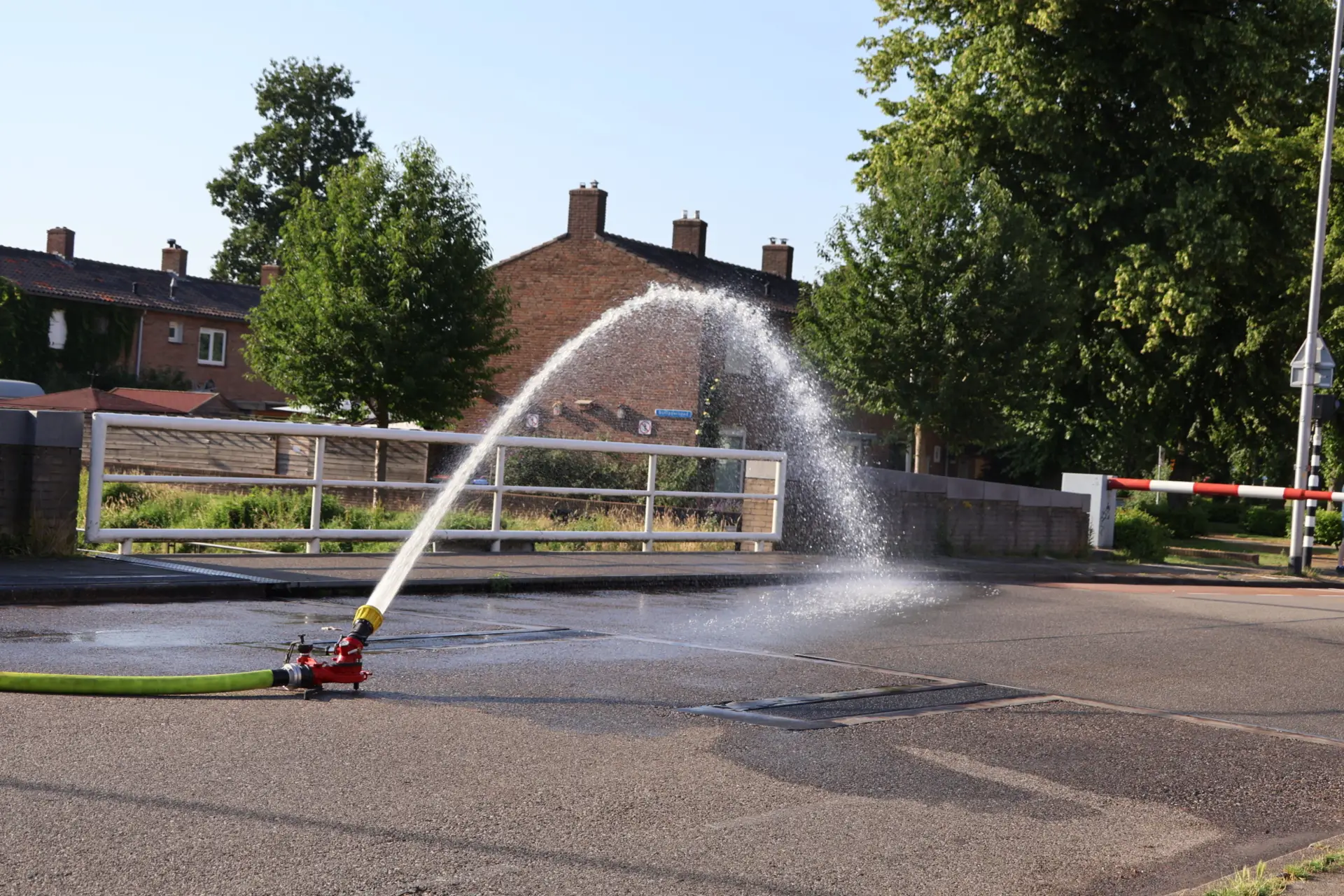 Code Rood Door Hitte Morgen code rood in heel Nederland: KNMI waarschuwt voor extreme hitte