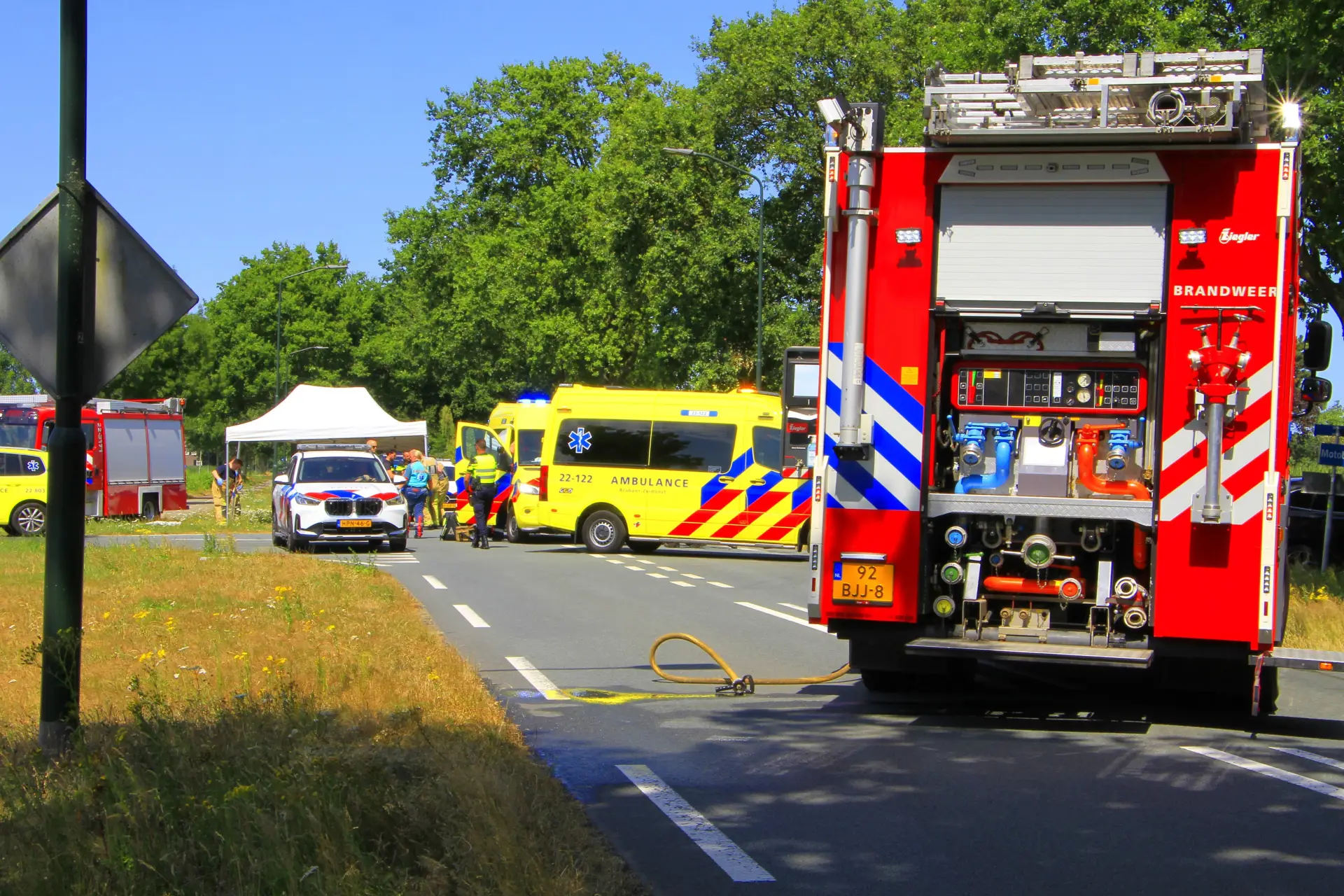 Man op driewielfiets zwaargewond na botsing met vrachtwagen in Budel