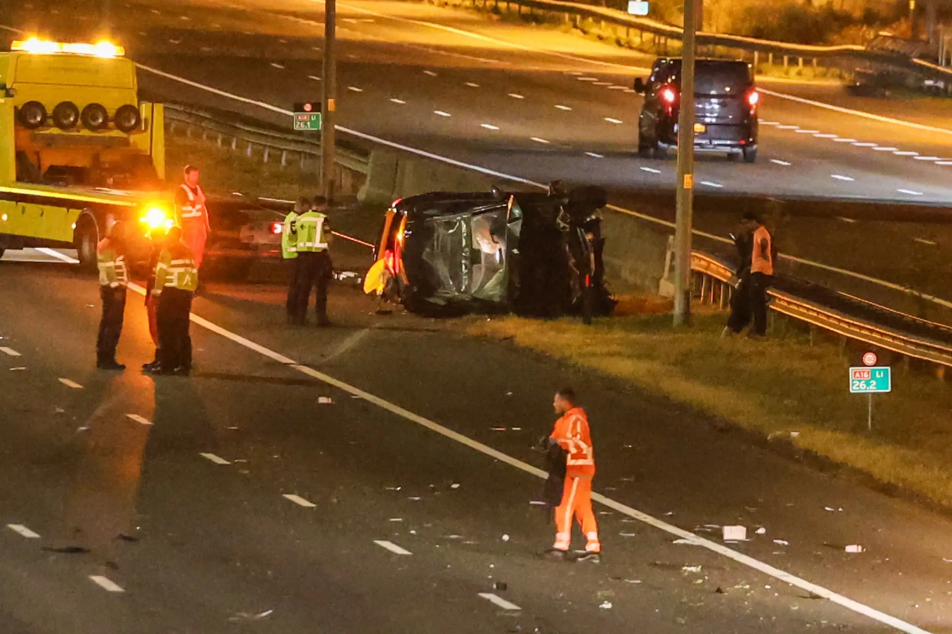 Eenzijdig verkeersongeval op A16 bij Ridderkerk: auto schiet dwars over de rijbaan