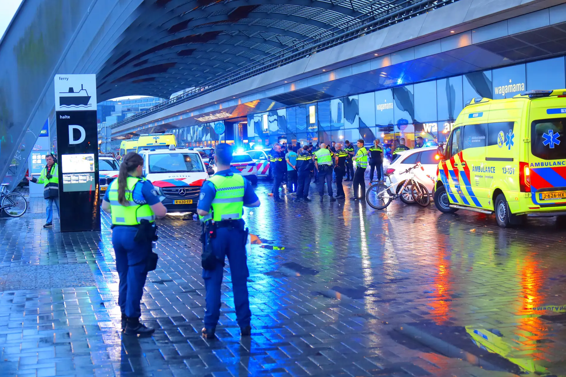 Vier gewonden bij steekpartij Amsterdam Centraal