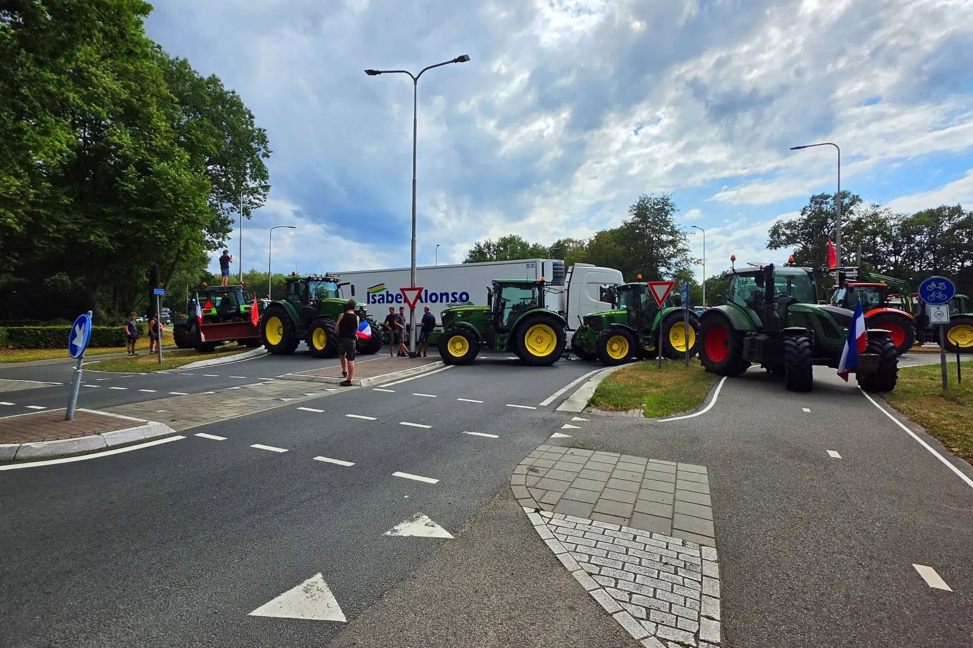 Twee doden bij ernstig ongeval op A59 bij Heesch tijdens boerenprotest