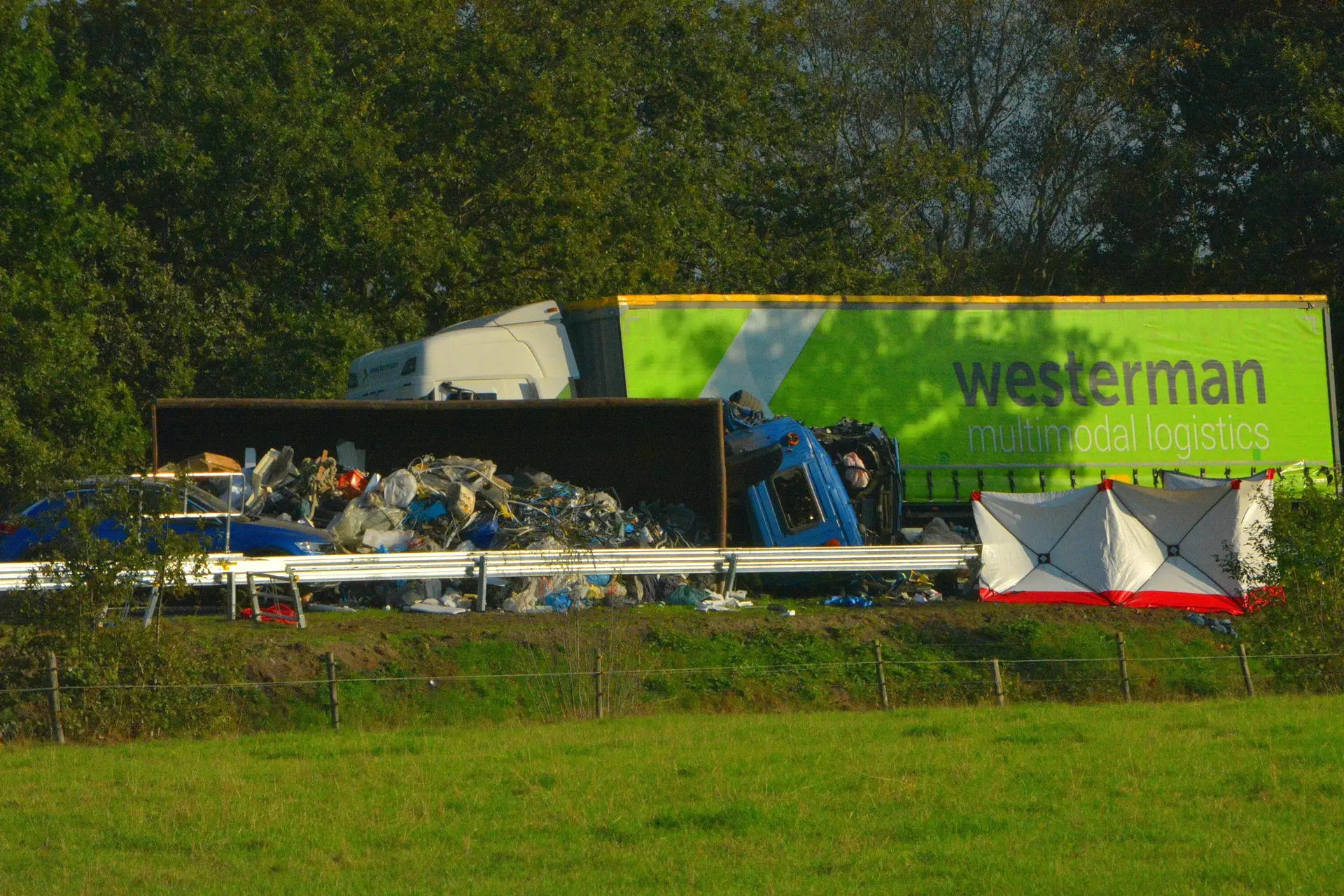 Twee vrachtwagenchauffeurs overleden bij ernstig ongeval op N48 bij Zuidwolde