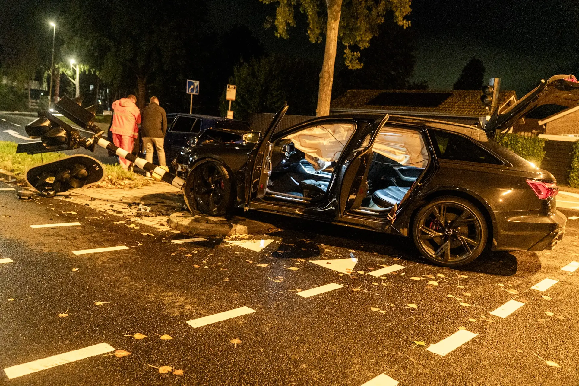 Audi RS6 met Duitse exportplaten crasht in Gouda: inzittende gevlucht