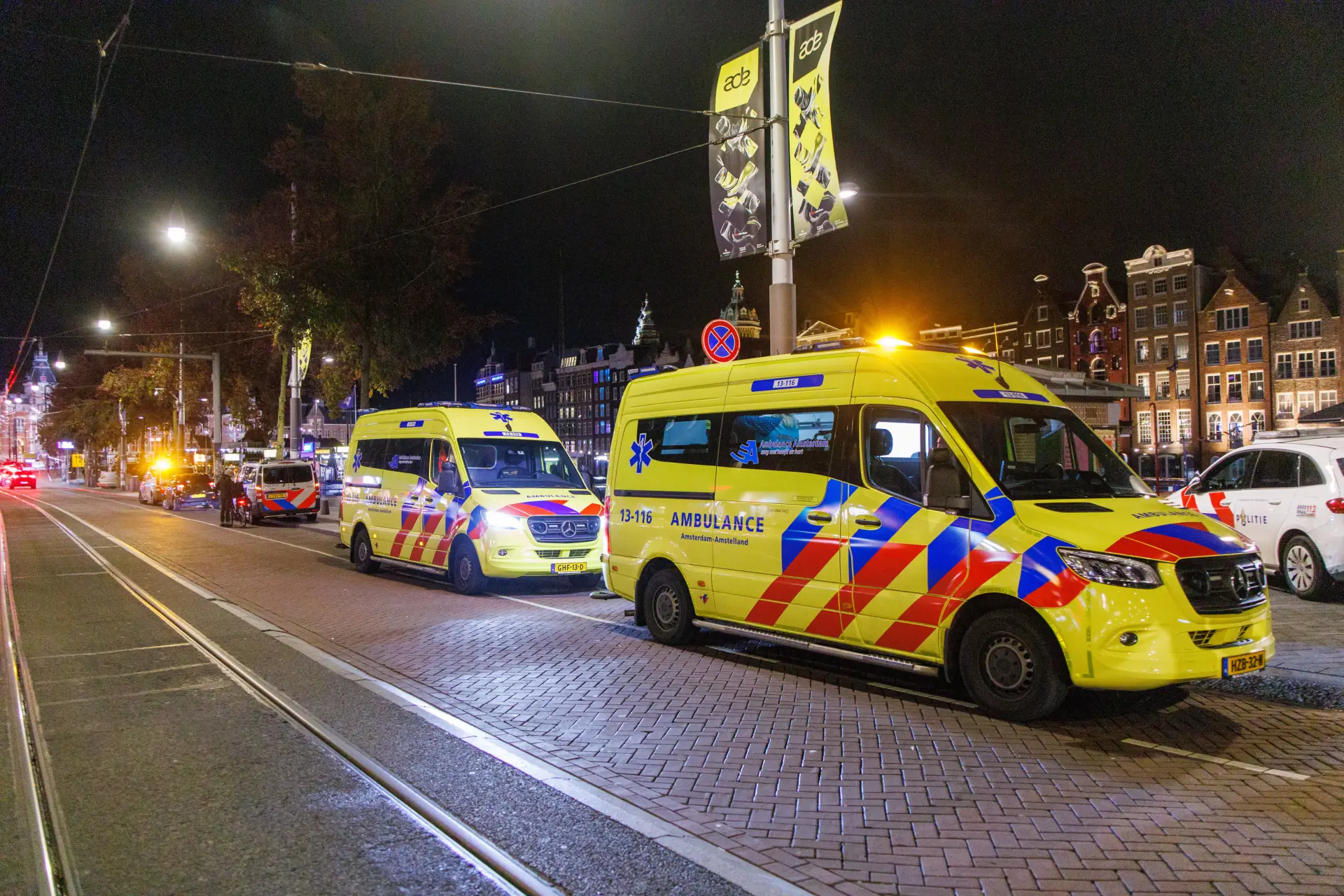 Steekpartij op Damrak en gewelddadige vechtpartij op Amsterdam Centraal