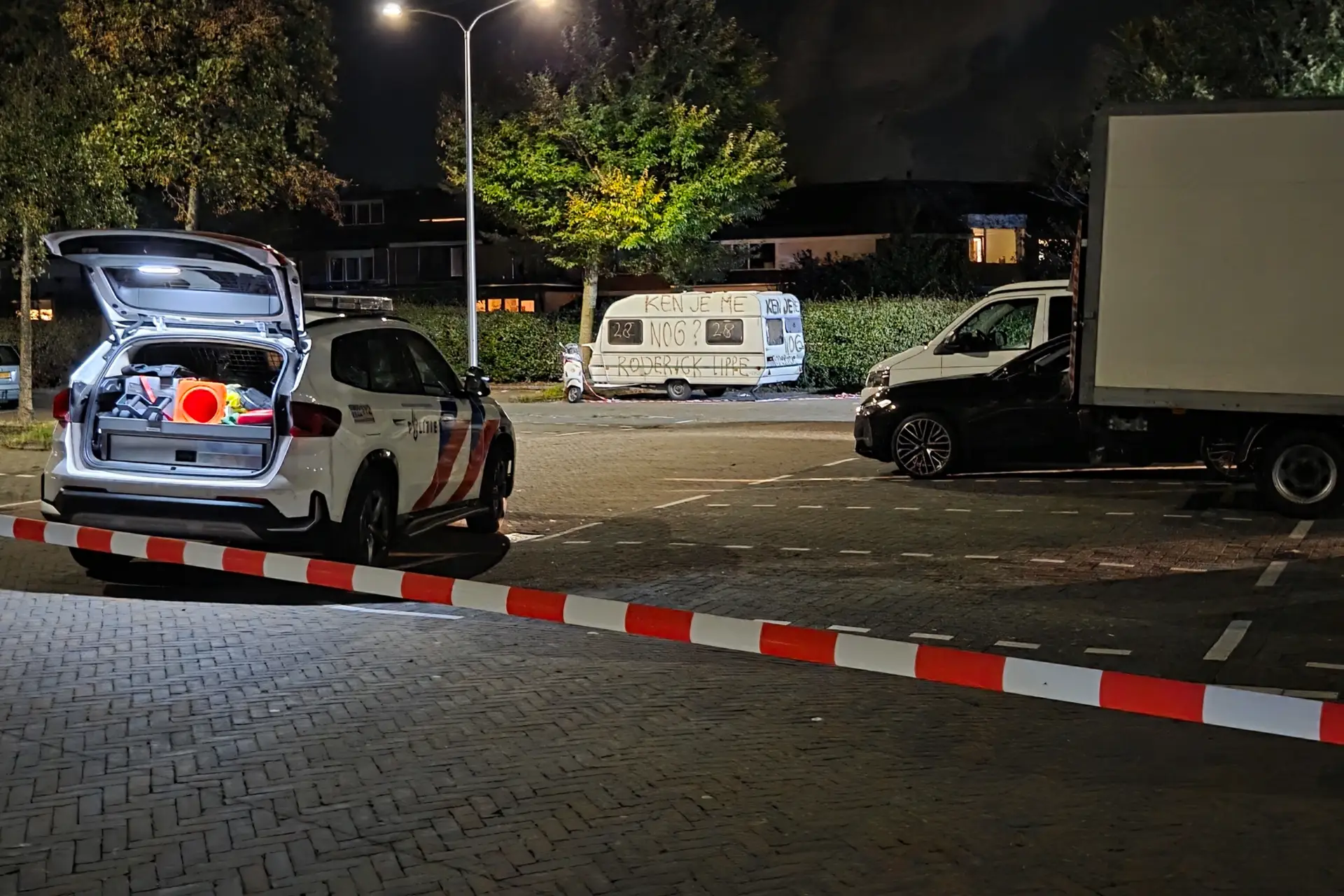Hulpdiensten massaal aanwezig bij caravan van bekende Nederlander in Noordwijk