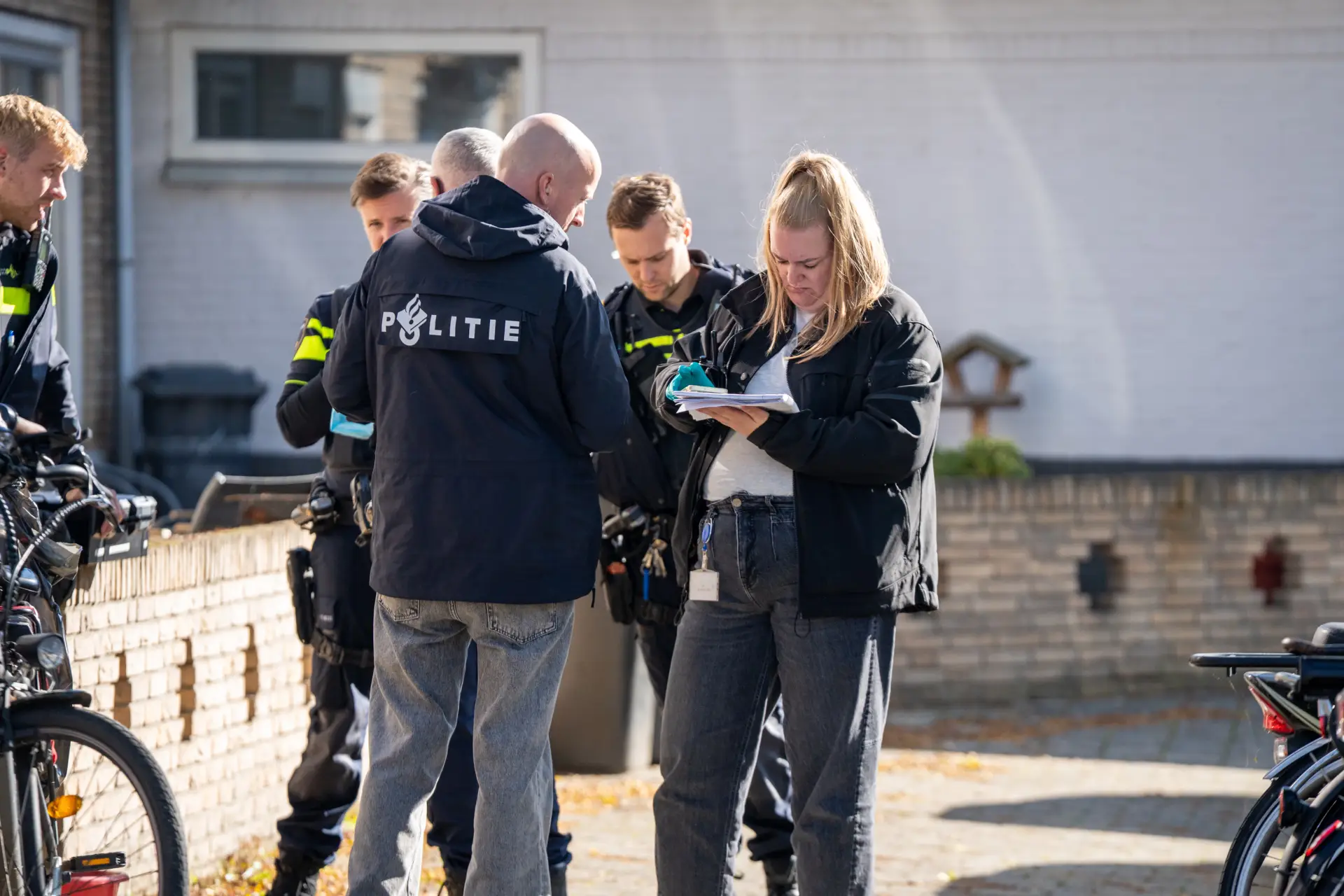 Overleden persoon aangetroffen in woning Deventer: politie start uitgebreid onderzoek