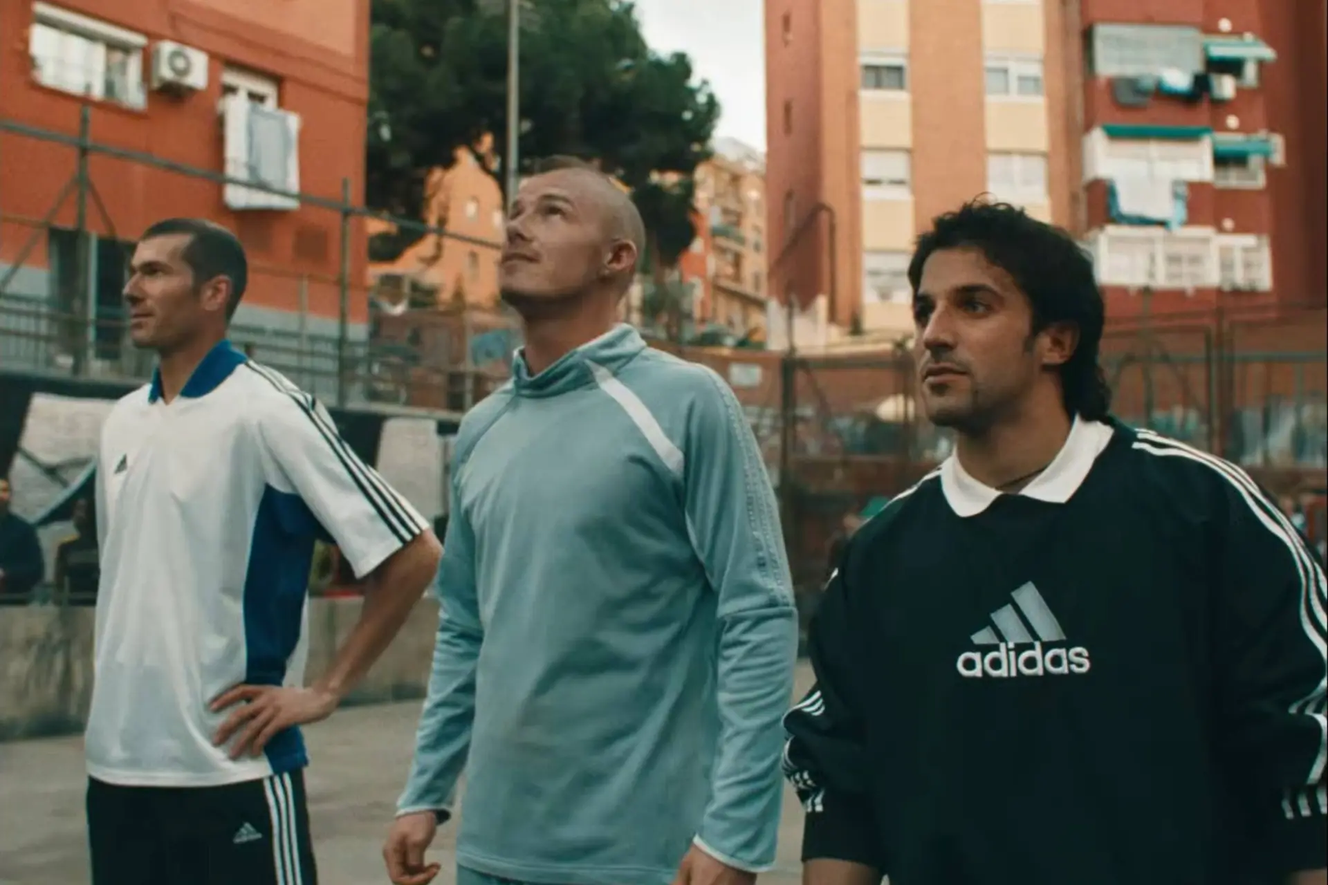 Adidas gebruikt AI om Zidane en Beckham om te toveren tot jongentjes voor het WK