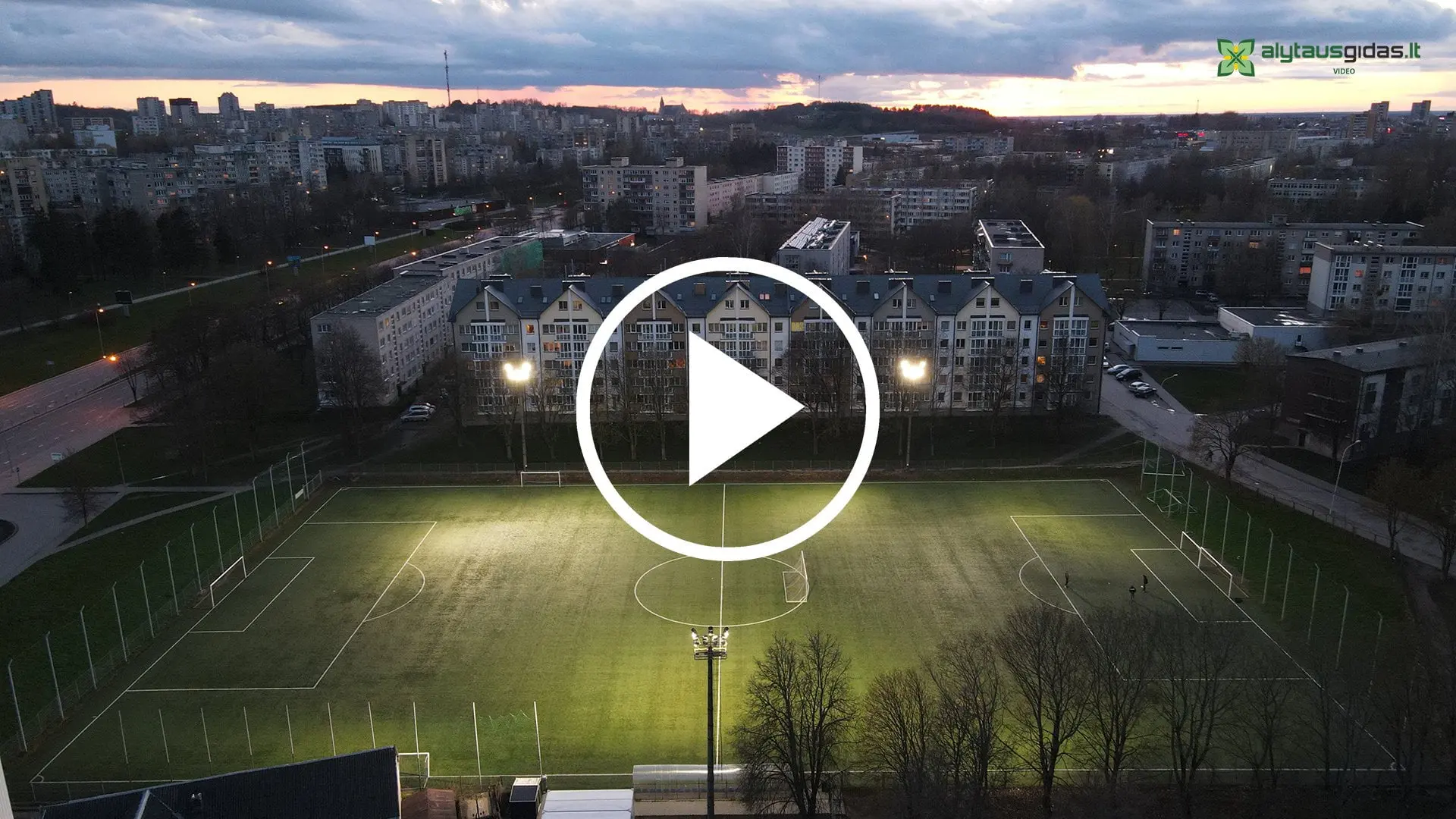 stadionas play