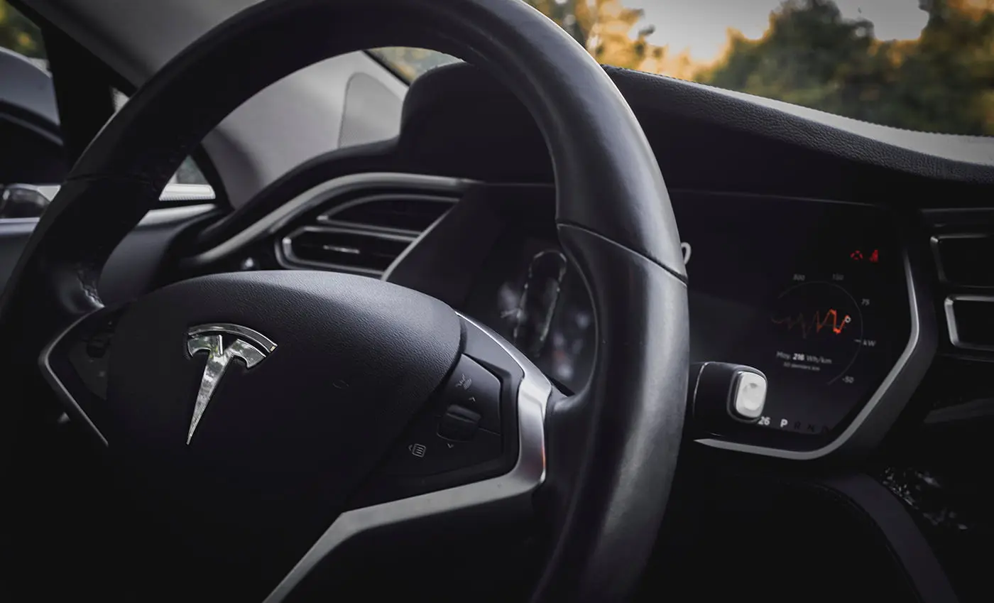 tesla logo steering wheel