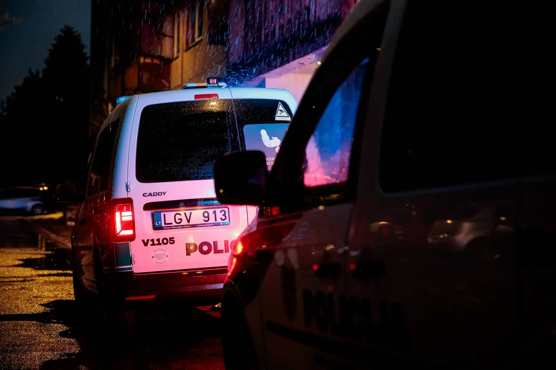 policijas