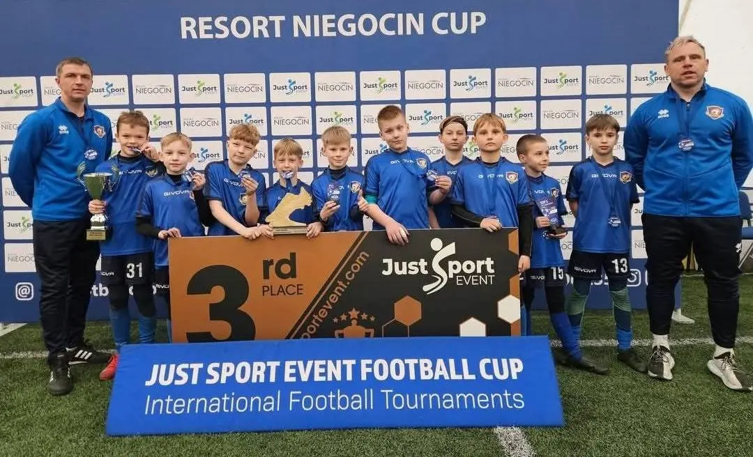 Alytaus futbolo klubo „Mairas“ komanda iškovojo bronzos medalius tarptautiniame turnyre Lenkijoje