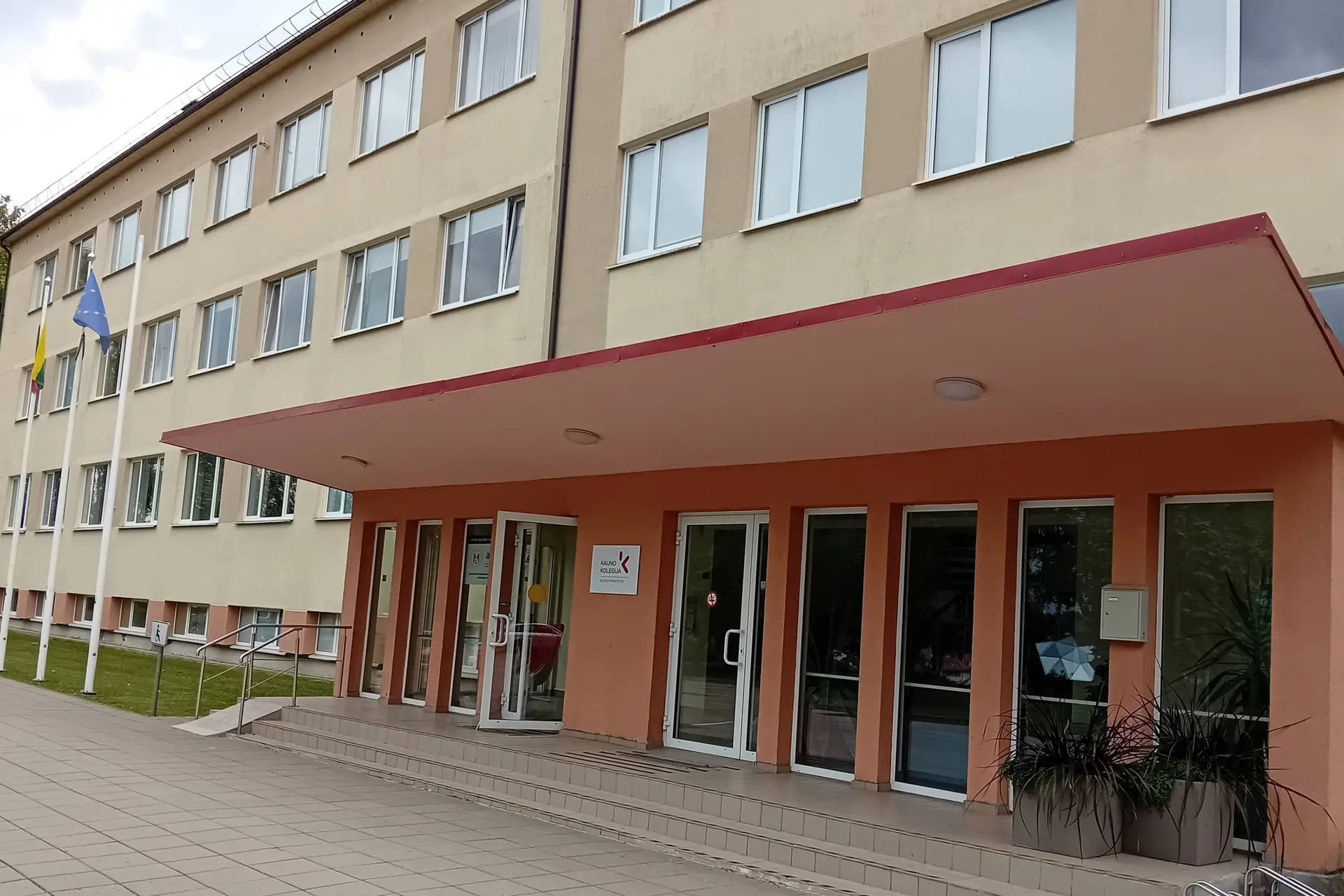 Alytuje išnuomojamos patalpos viešojo maitinimo bei administracinei-komercinei veiklai vykdyti