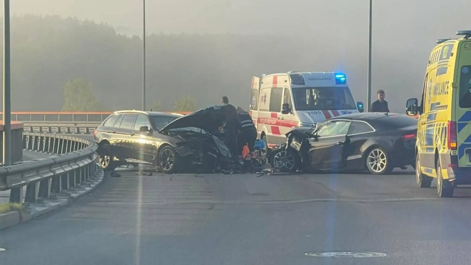 Ant Tūkstantmečio tilto – dviejų automobilių kaktomuša